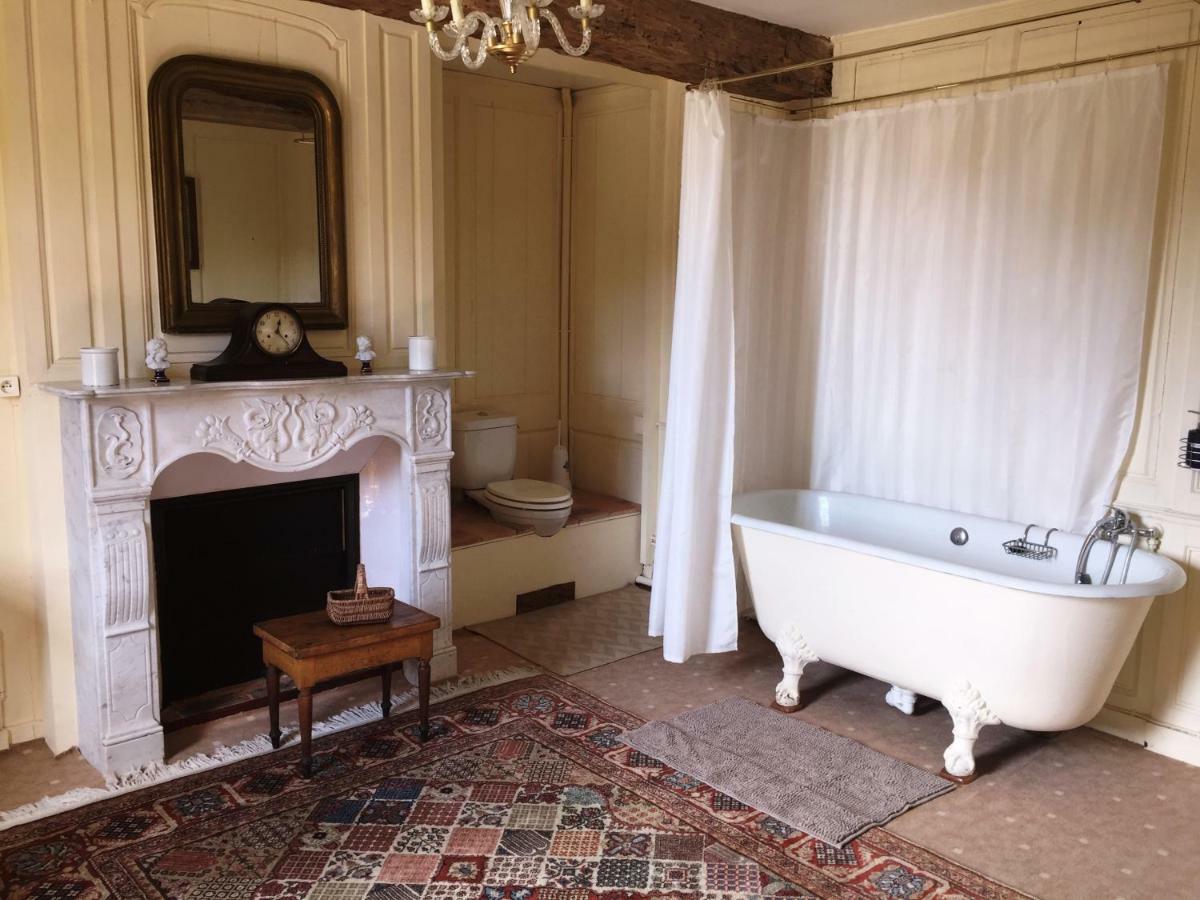 Chateau De Fleury La Foret Bed & Breakfast Igoville Dış mekan fotoğraf